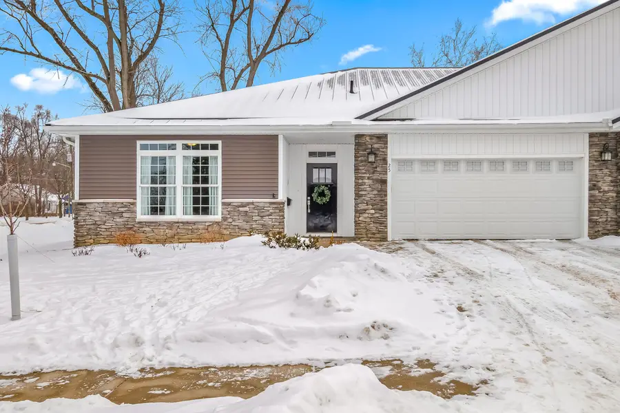 25 Hillsdale Commons Drive, Hillsdale, MI 49242 - Image #2