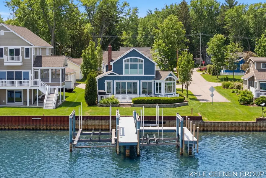555 Locust Avenue, Holland, MI 49423 - Image #2