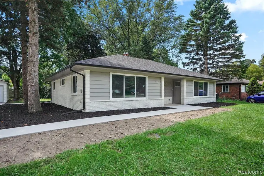 8820 Russell Street, Shelby Township, MI 48317 - Image #2
