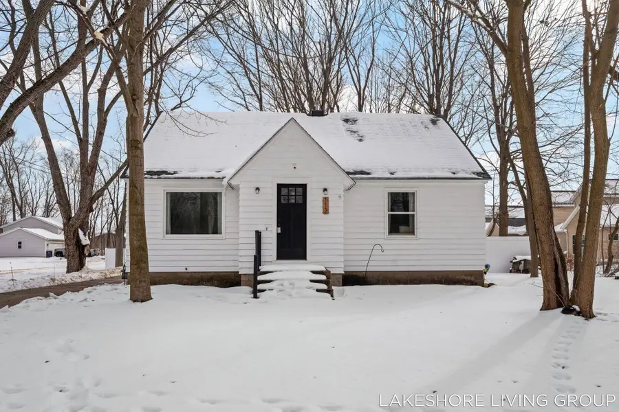 112 E 40th Street, Holland, MI 49423 - #3