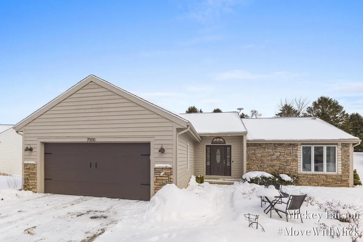 7000 Camelback Drive Ne, Rockford, MI 49341 - Image #1