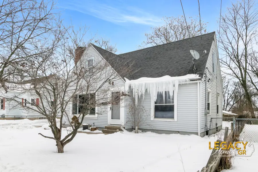 2926 Charlesgate Avenue Sw, Wyoming, MI 49509 - #2