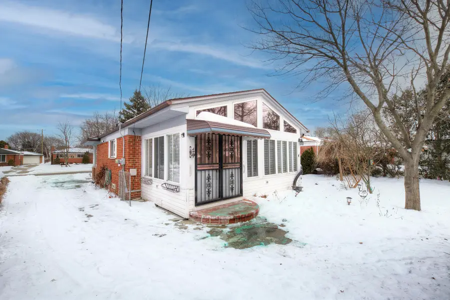 34617 Greentrees Road, Sterling Heights, MI 48312 - #2