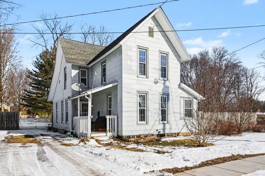 427 E Division Street, Vicksburg, MI 49097 - #3