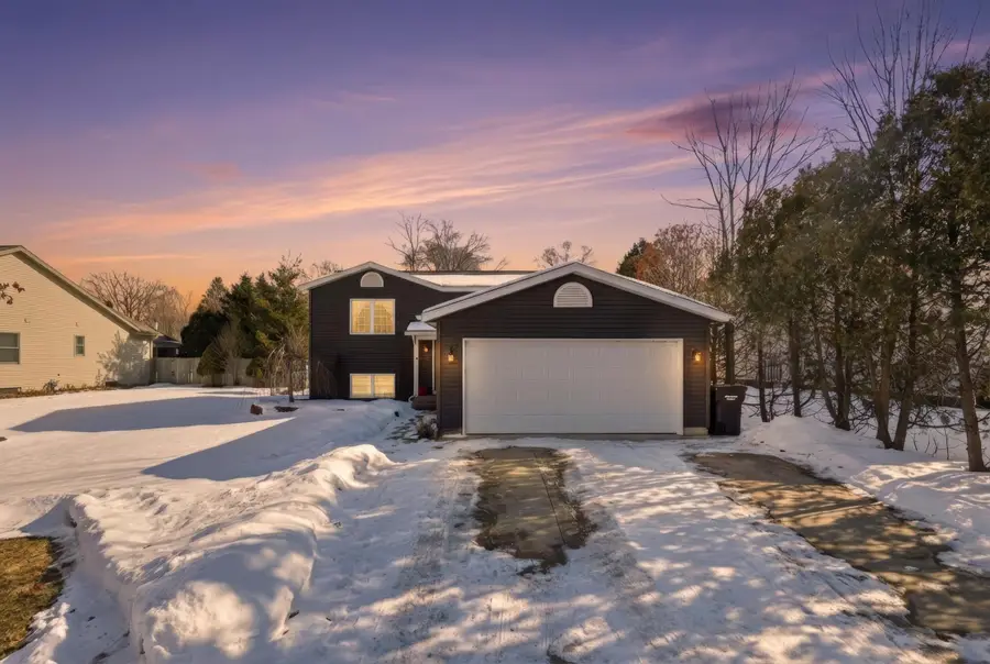 130 S 7th Street Ne, Cedar Springs, MI 49319 - #2