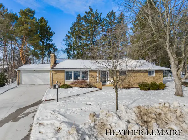 159 Louise Street Ne, Rockford, MI 49341