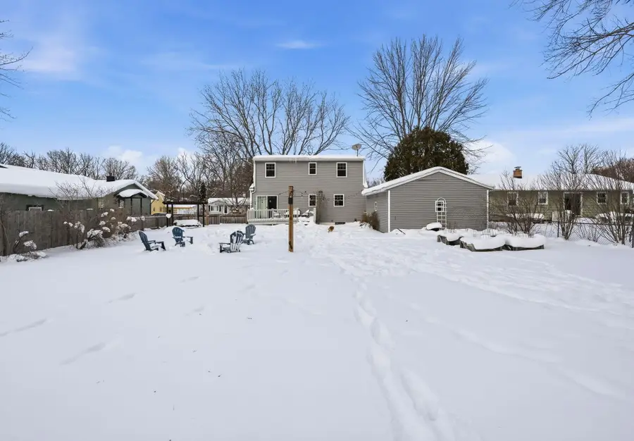 82 James Street Ne, Rockford, MI 49341 - #2