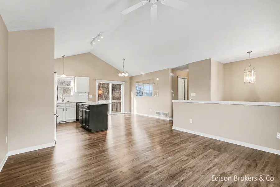 1005 Houseman Avenue Ne, Grand Rapids, MI 49503 - #2