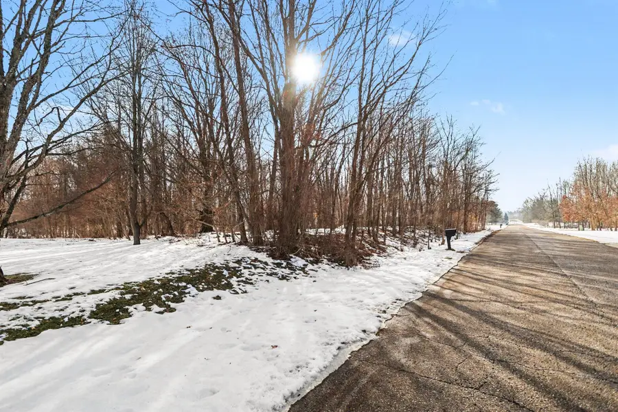# Garrett Way #17, Marshall, MI 49068 - #3