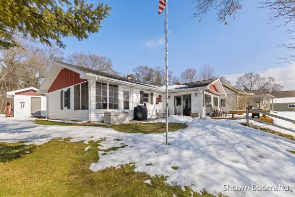 2791 Lakeshore Road, Twin Lake, MI 49457