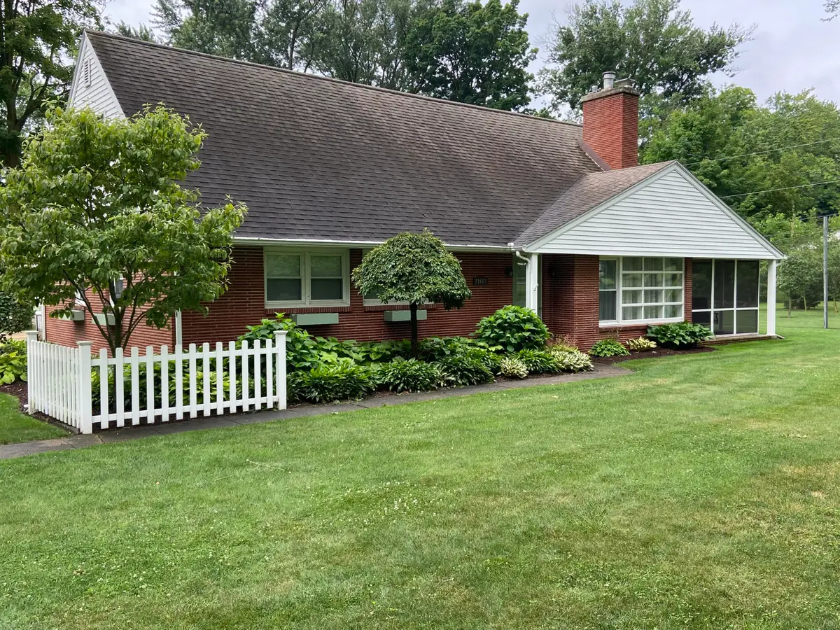 21687 Shiawassee Drive, Cassopolis, MI 49031 - #1