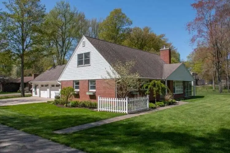 21687 Shiawassee Drive, Cassopolis, MI 49031 - #3