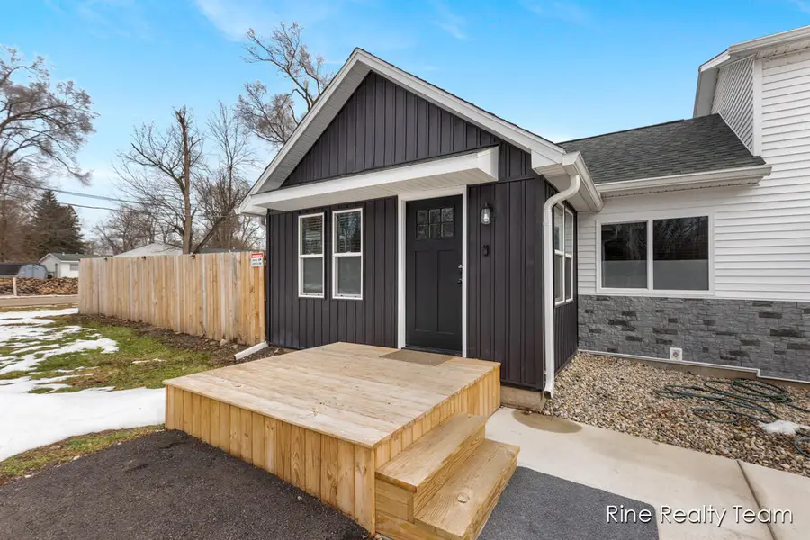 68199 Sassafras Street, Edwardsburg, MI 49112 - #2