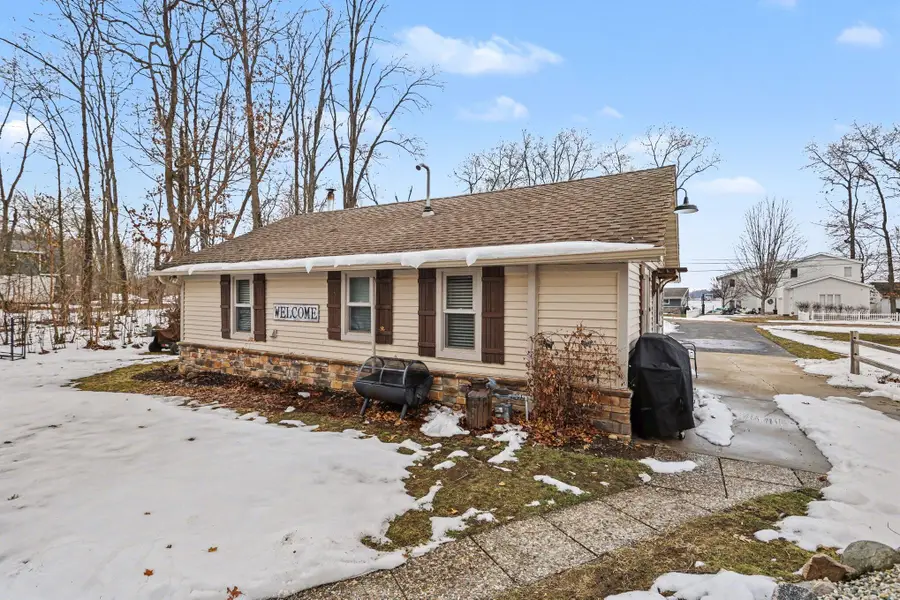 50389 E Lake Shore Drive, Dowagiac, MI 49047 - #2