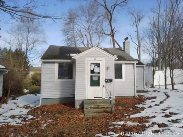 21 Frisbie Street, Hillsdale, MI 49242