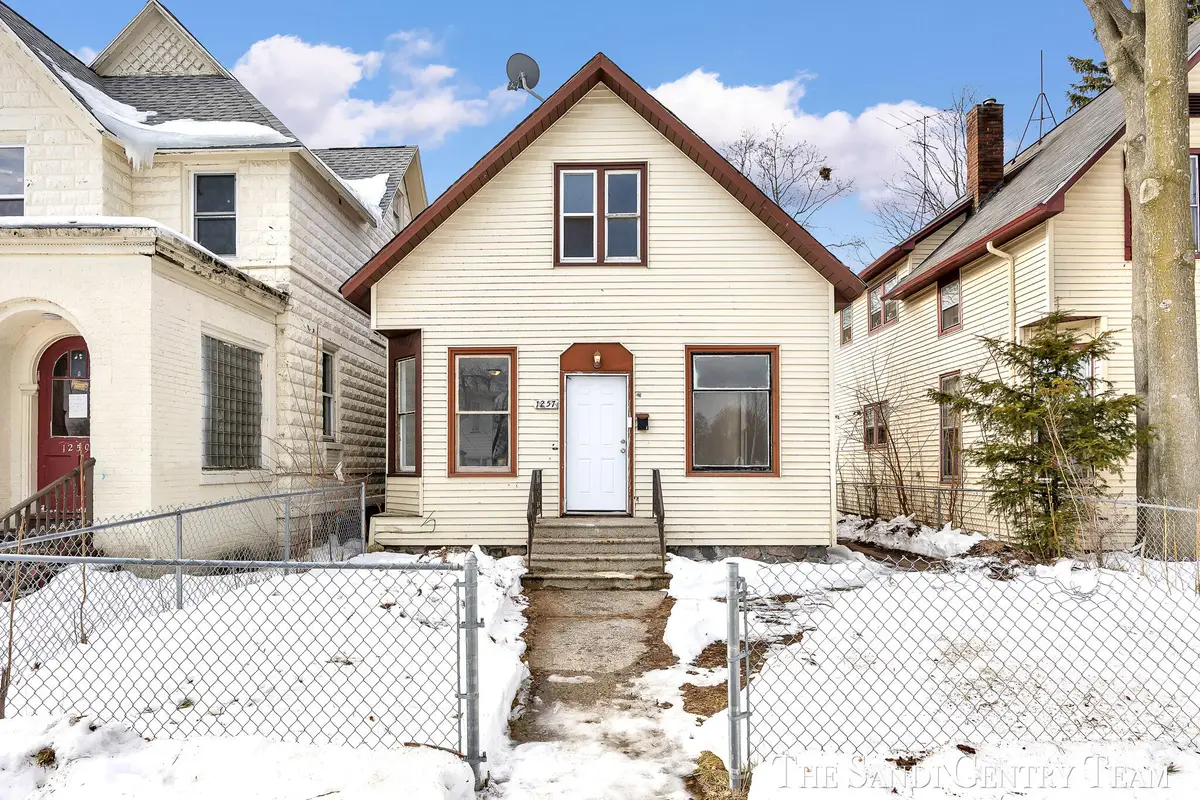 1257 3rd Street, Muskegon, MI 49441 - #1