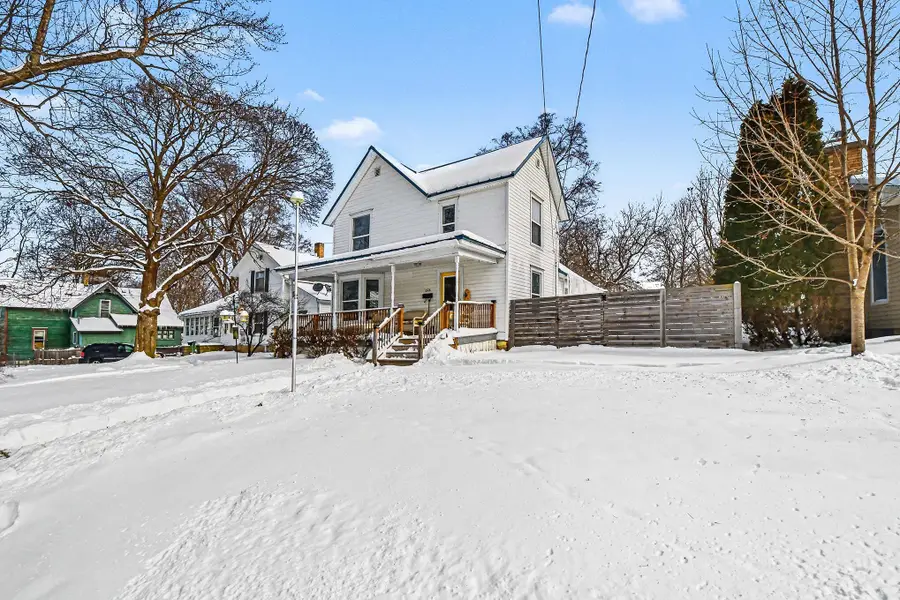 616 S Broas Street, Belding, MI 48809 - #3