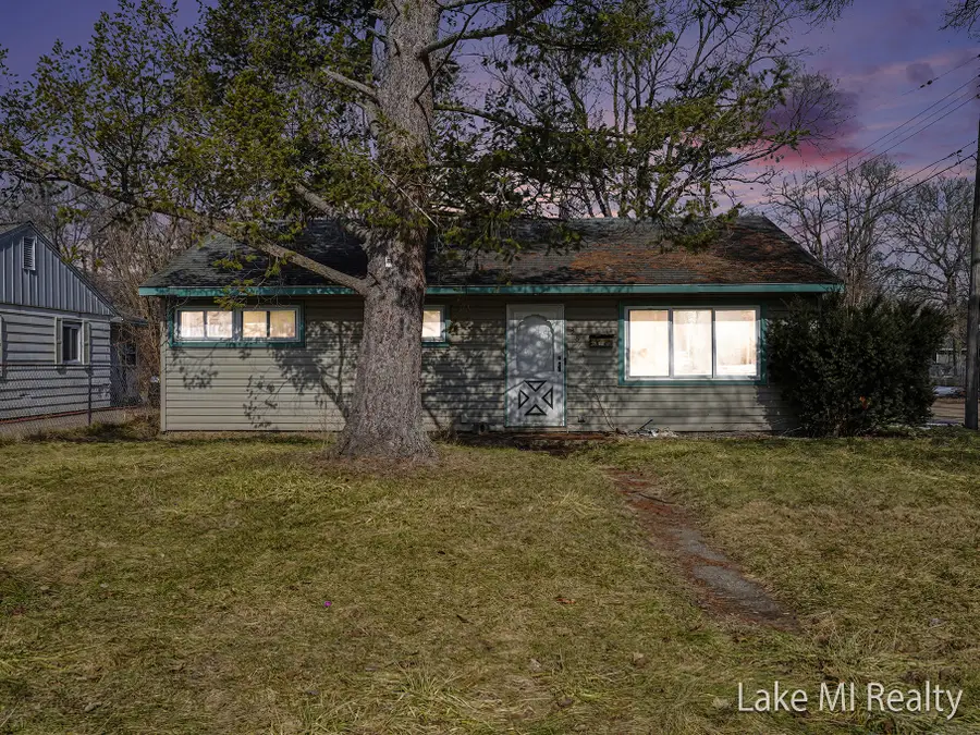 38 W Coolidge Avenue W, Battle Creek, MI 49037 - #2