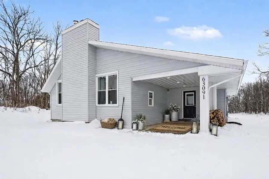 63091 Calvin Center Road, Cassopolis, MI 49031 - #2