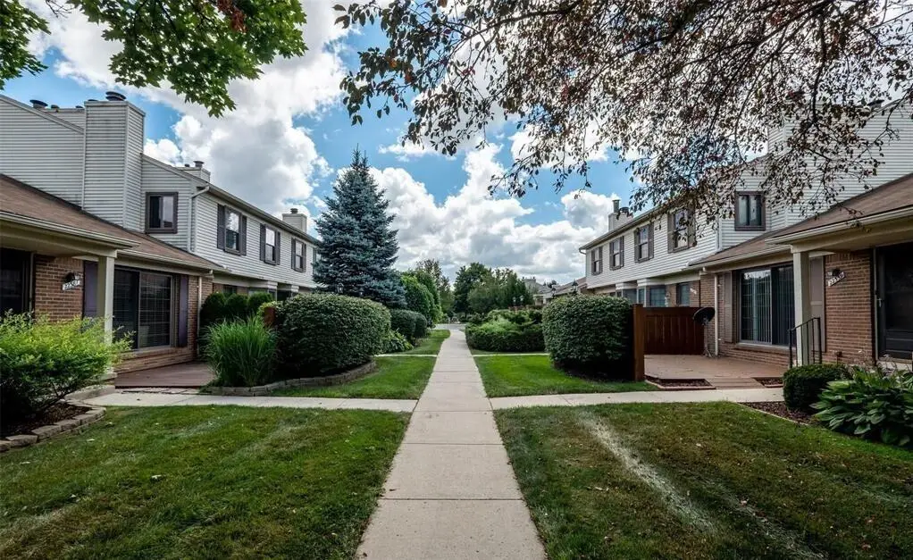 22363 Peachtree, Novi, MI 48375 - #1