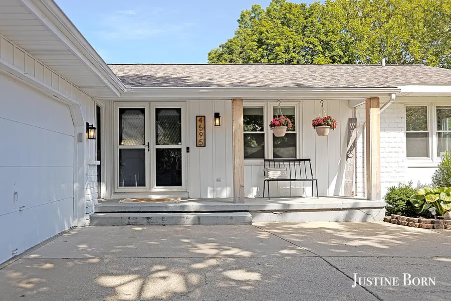 4595 41st Street Sw, Grandville, MI 49418 - #2