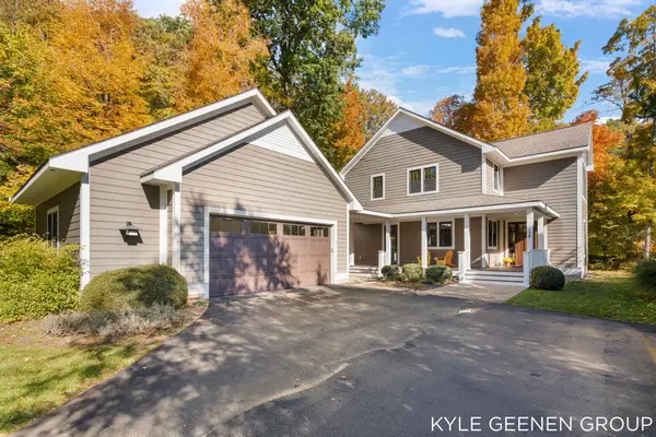 138 W Shore Woods #10, Douglas, MI 49406