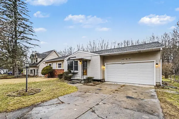 2054 Raby Road, Haslett, MI 48840