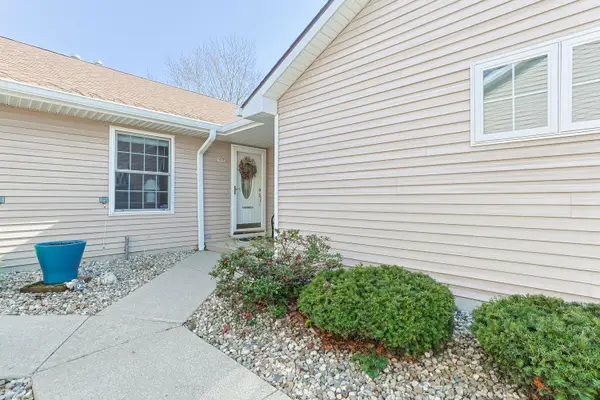 5543 Ivy Path #13, Stevensville, MI 49127