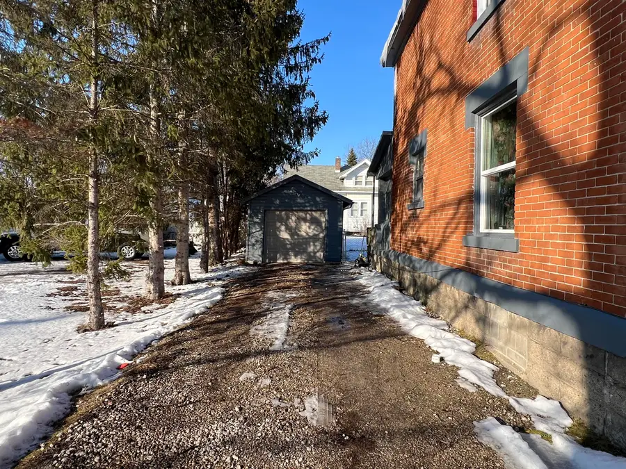 302 W Lincoln Avenue, Ionia, MI 48846 - #3