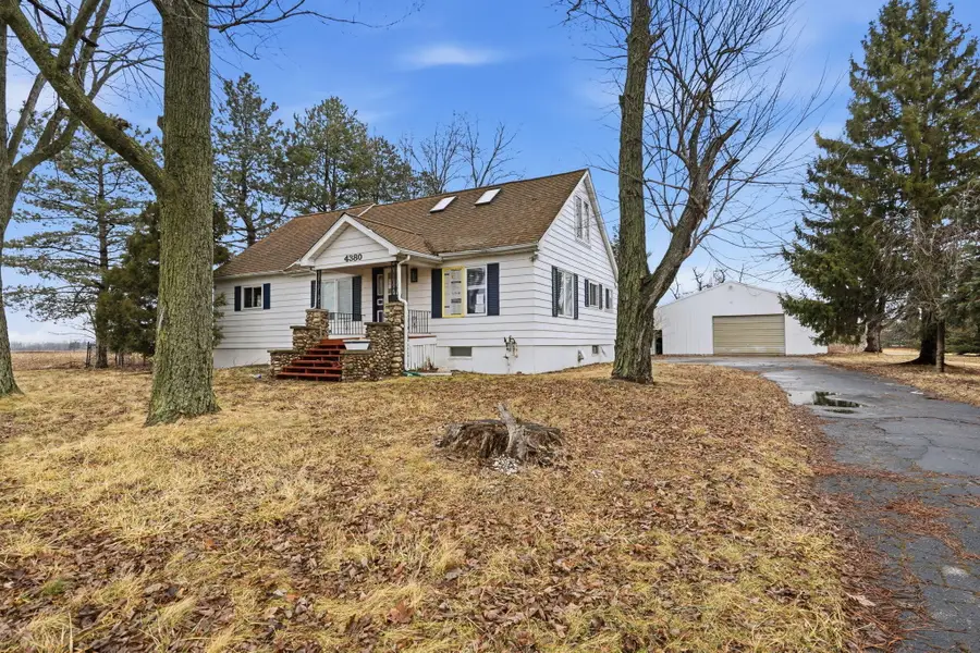 4380 N Center Road, Saginaw, MI 48604 - #2