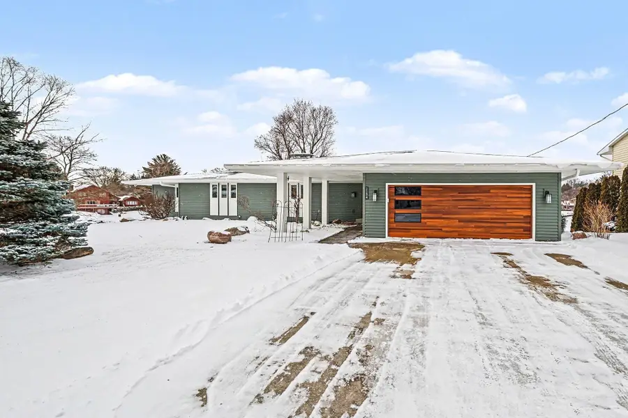 1134 S Lakeside Drive S, Battle Creek, MI 49015 - #3