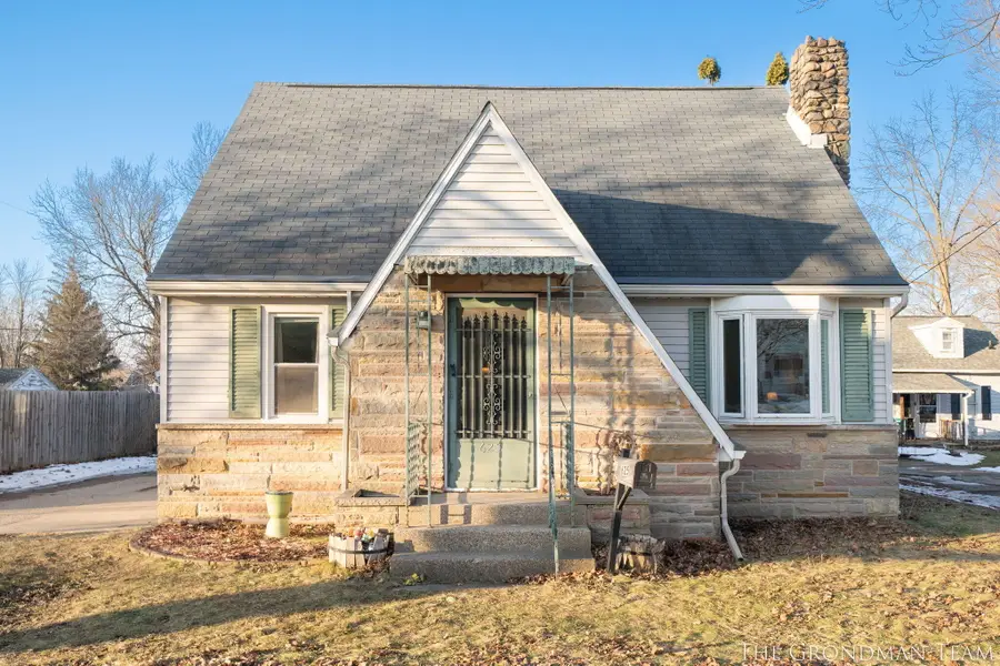 625 W Clinton Street, Hastings, MI 49058 - #3