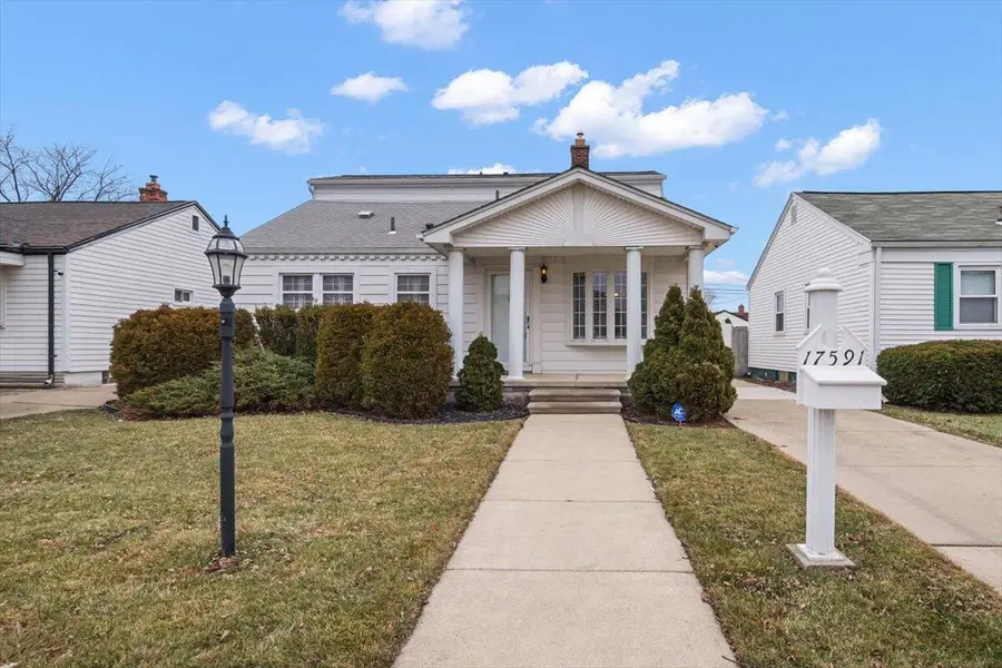 17591 Matthews Street, Riverview, MI 48193 - #2