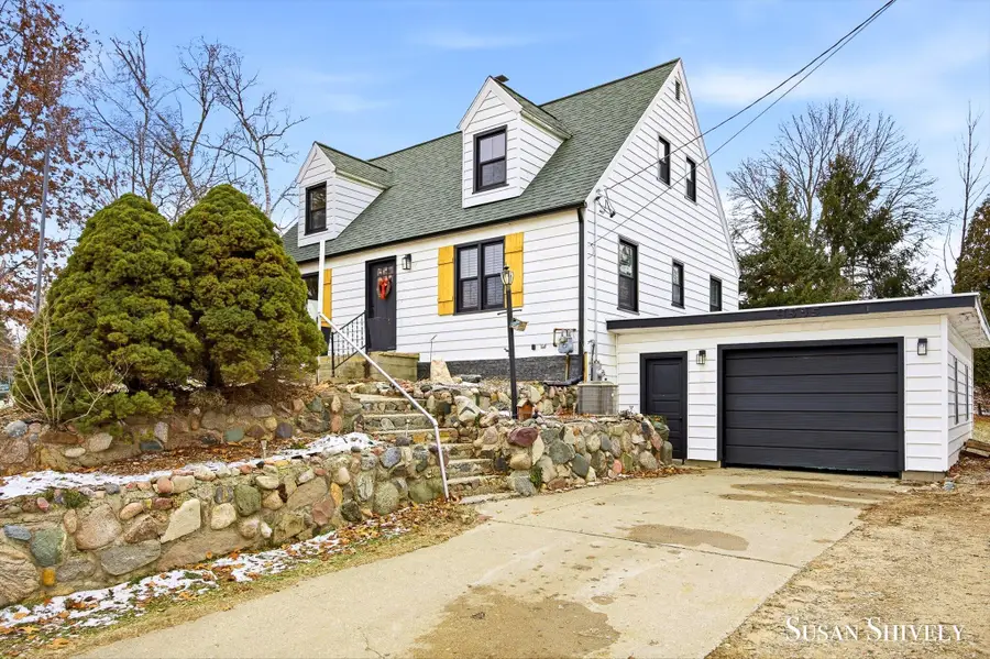 4595 Wakefield Avenue Ne, Comstock Park, MI 49321 - #2