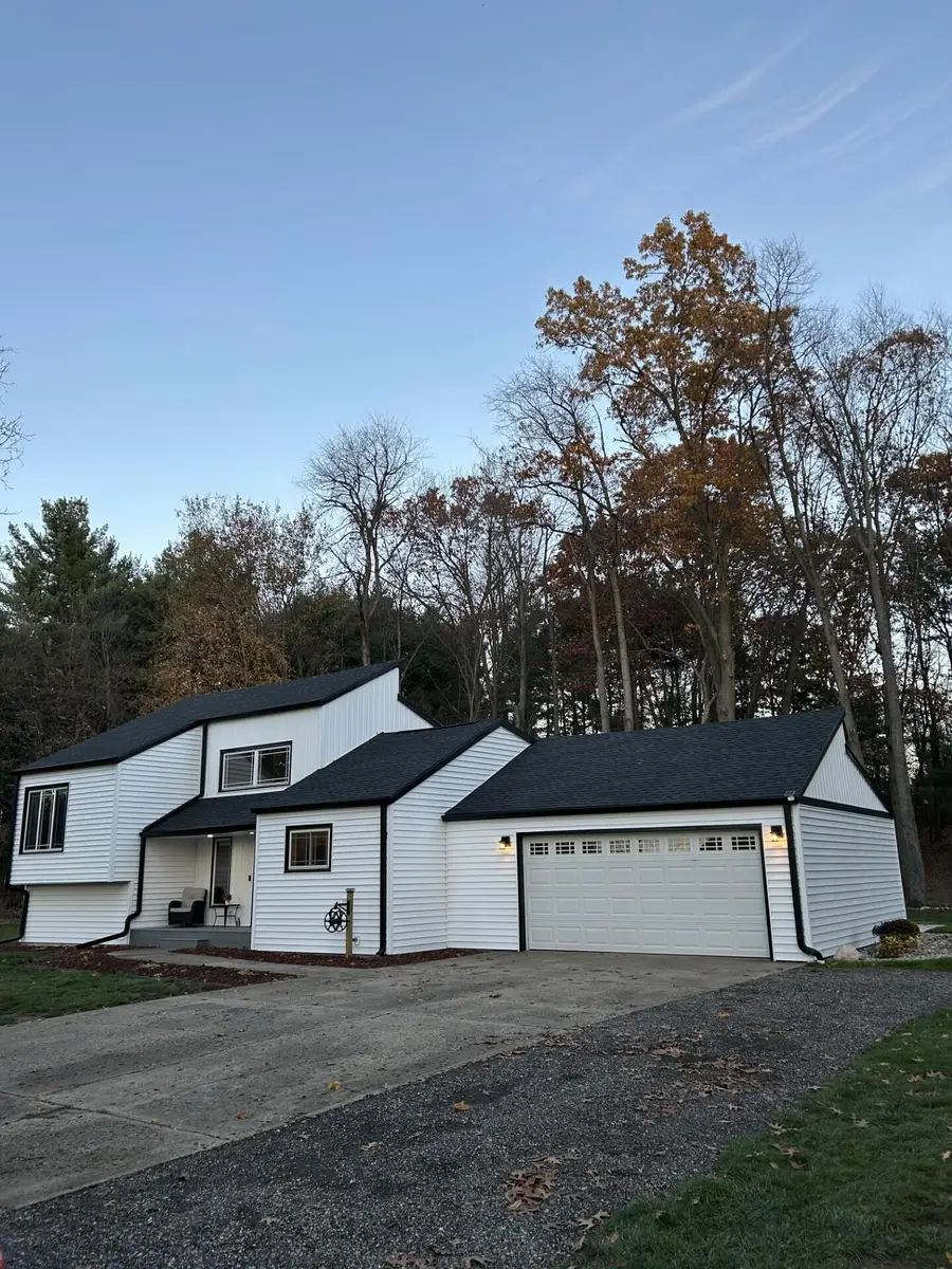 70631 Sunrise Drive, Edwardsburg, MI 49112 - #3