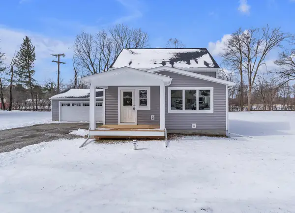 9045 Hillcrest Drive, Whitmore Lake, MI 48189