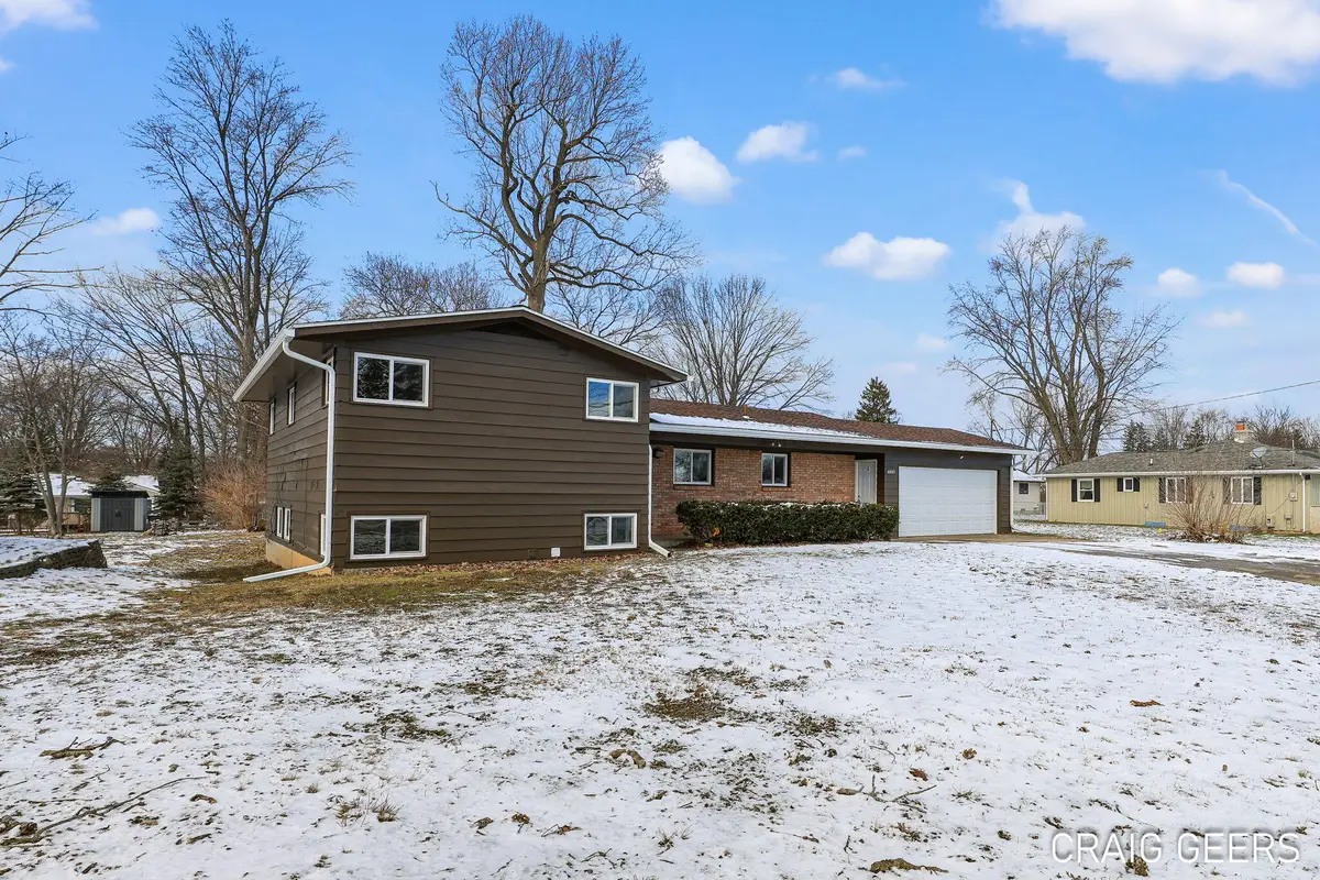 4605 Poinsettia Avenue Se, Kentwood, MI 49508 - #1