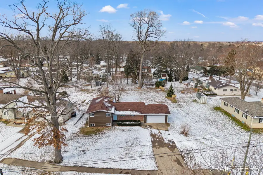 4605 Poinsettia Avenue Se, Kentwood, MI 49508 - #2