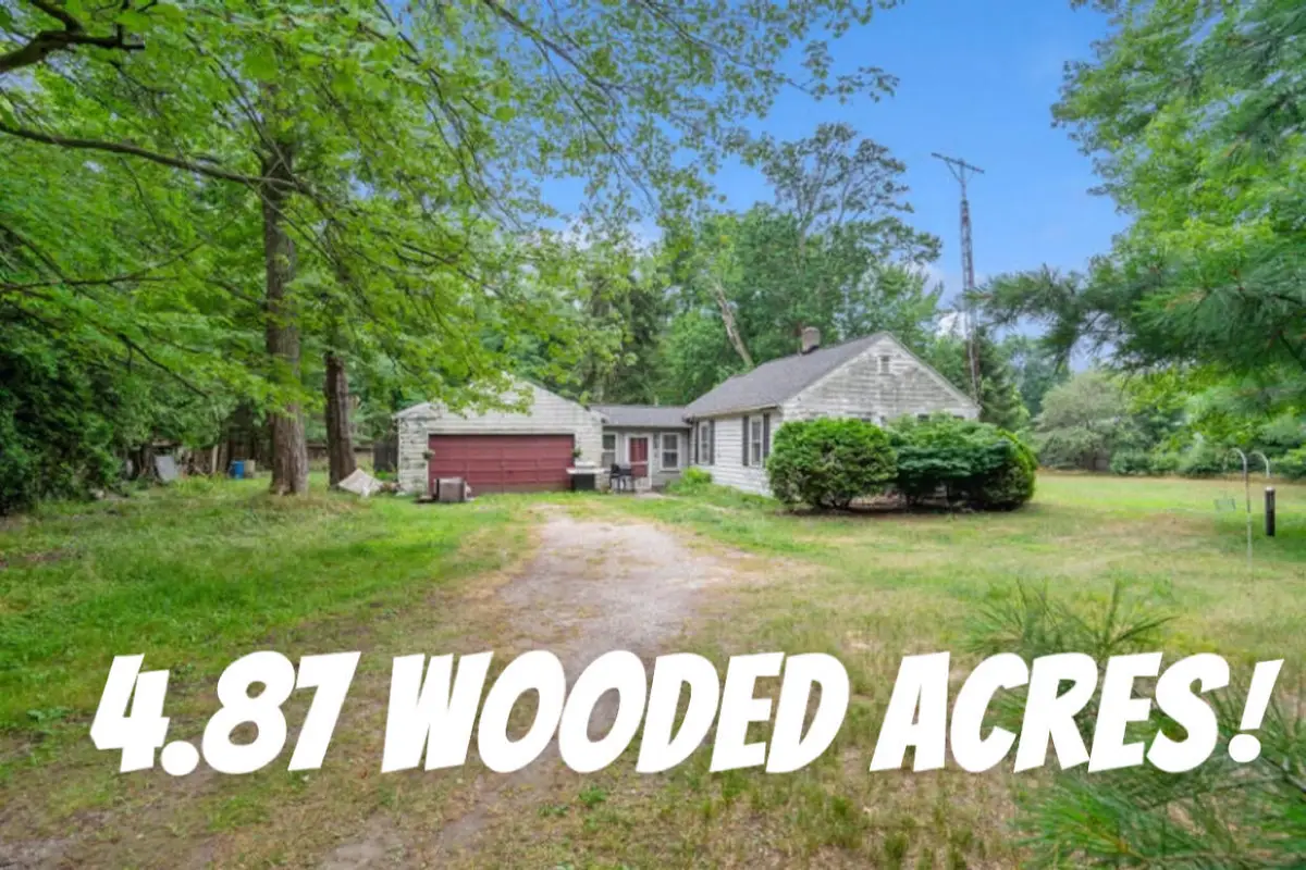 1103 W Mt Garfield Road, Norton Shores, MI 49441 - #1