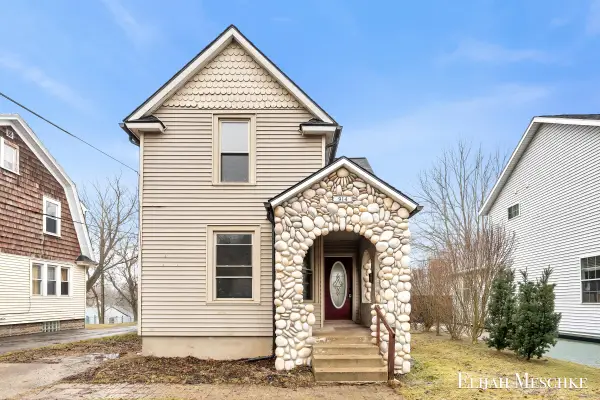 914 Leonard Street Ne, Grand Rapids, MI 49503