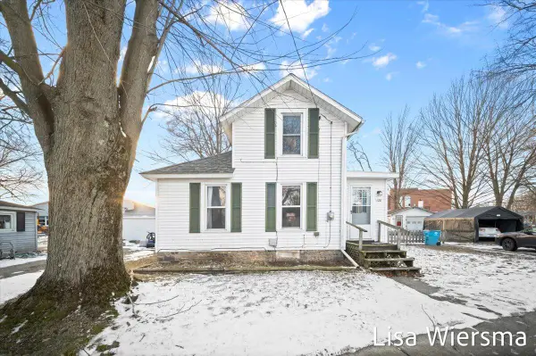 120 Palmer Avenue, Colon, MI 49040