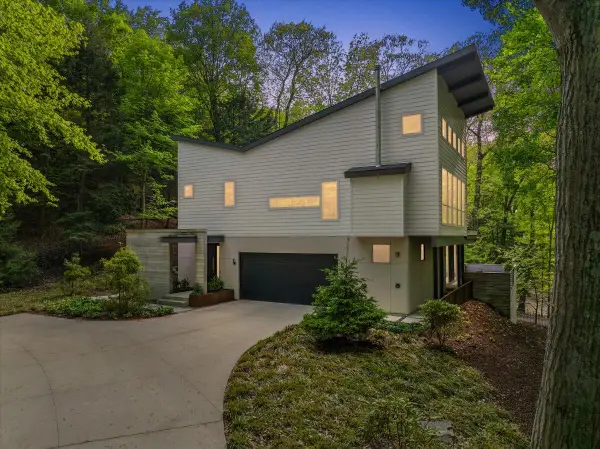 371 Dunegrass Circle Drive, Saugatuck, MI 49453