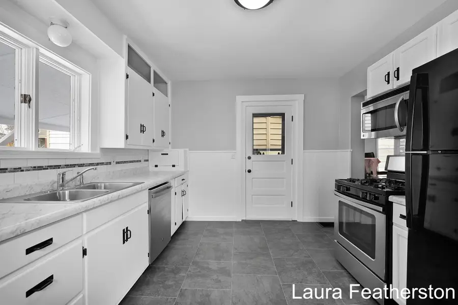 147 Page Street Ne, Grand Rapids, MI 49505 - #2