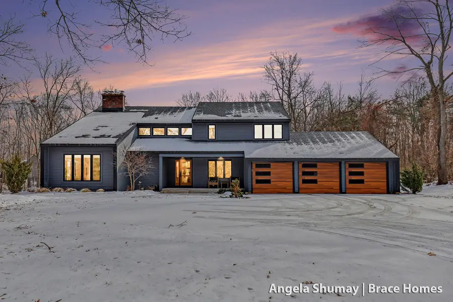 400 Greentree Lane Ne, Ada, MI 49301 - #2