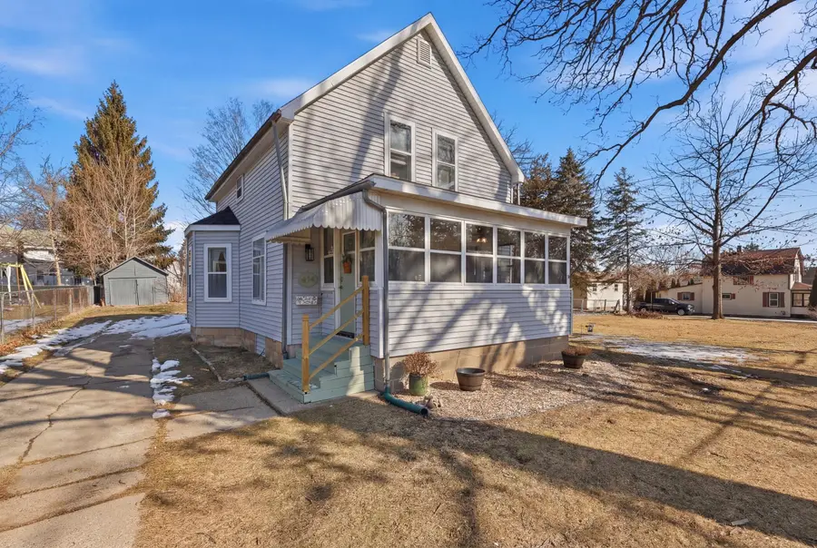 614 E Washington Street, Ionia, MI 48846 - #2