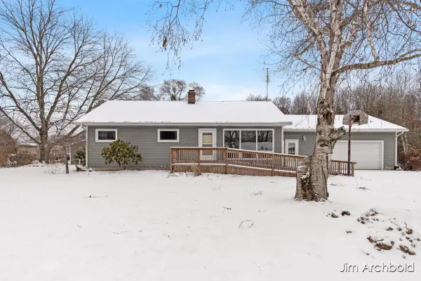 274 W Barton Street, Newaygo, MI 49337