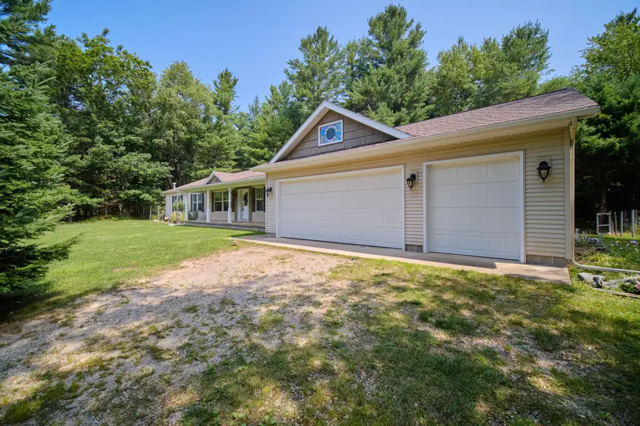 9155 Ivanhoe Drive, Onekama, MI 49675 - #3