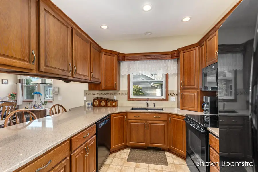 8105 Amber Crest Drive Sw, Byron Center, MI 49315 - #3