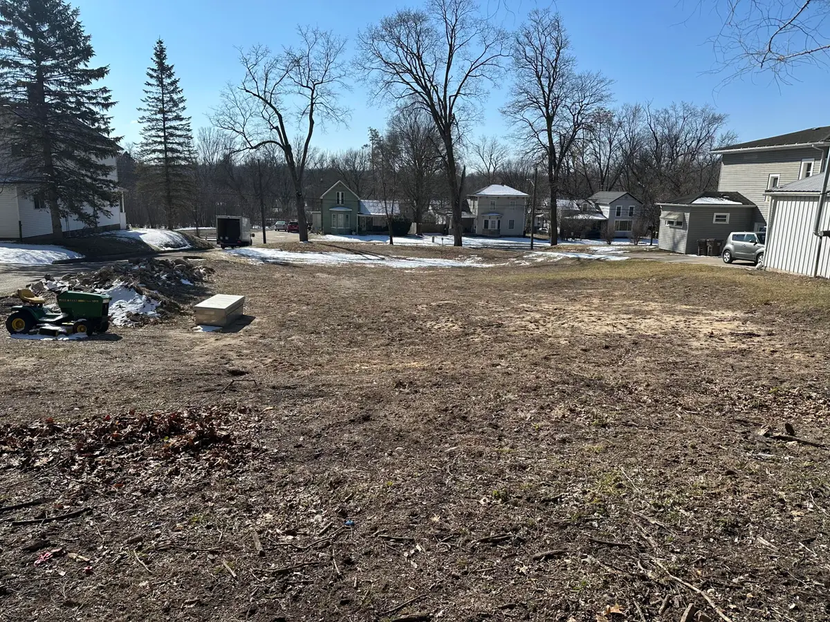 528 E Main Street, Ionia, MI 48846 - #1