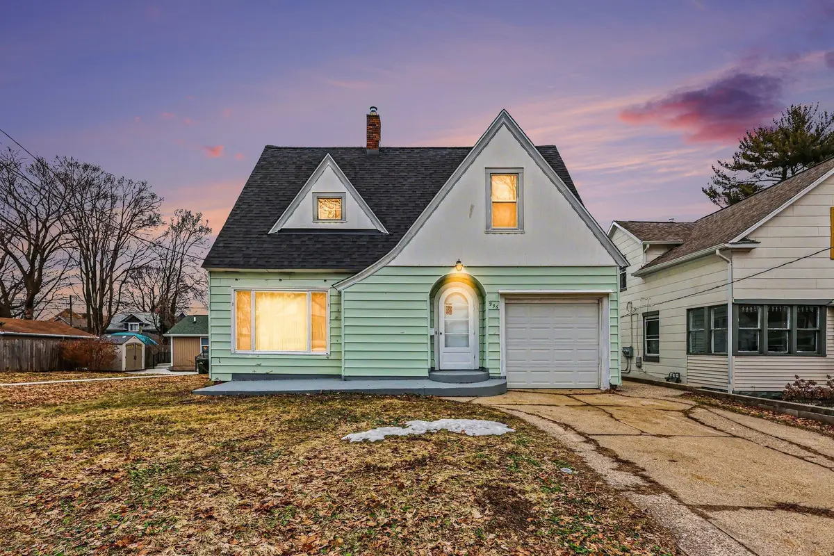 996 W Forest Avenue, Muskegon, MI 49441 - #1